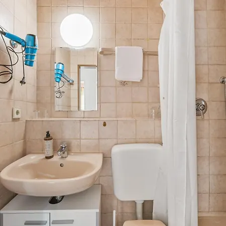 Home2stay Apartmenthaus Kitchen Parking Highspeed Wifi Washroom فندق هايلبرون