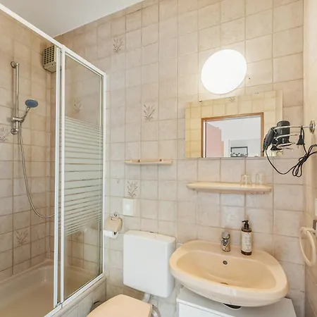 Home2stay Apartmenthaus Kitchen Parking Highspeed Wifi Washroom فندق هايلبرون