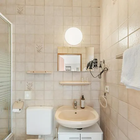 Home2stay Apartmenthaus Kitchen Parking Highspeed Wifi Washroom * هايلبرون