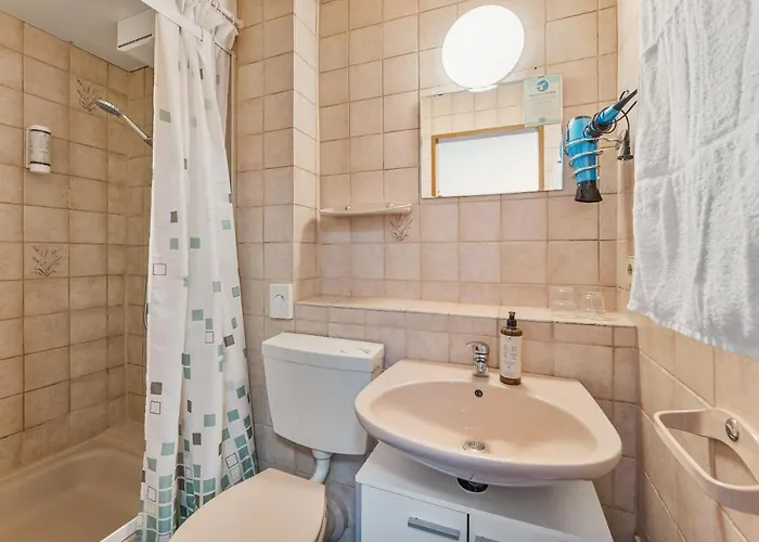 Hotel Home2stay Apartmenthaus Kitchen Parking Highspeed Wifi Washroom *