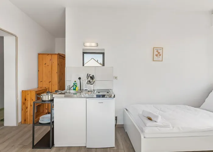 Hotel Home2stay Apartmenthaus Kitchen Parking Highspeed Wifi Washroom *