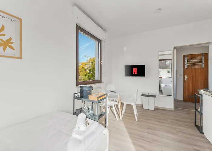 Hotel Home2stay Apartmenthaus Kitchen Parking Highspeed Wifi Washroom *